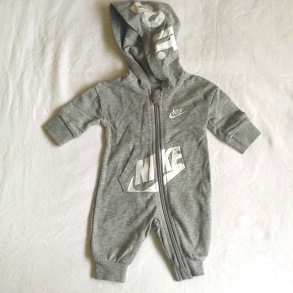 NEW nike logo zipper close hoodie jumpsuit newborn baby unisex neutral - Picture 1 of 9